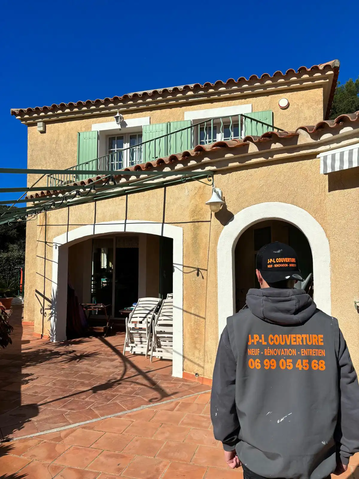 Fin de travaux après peinture sur une maison